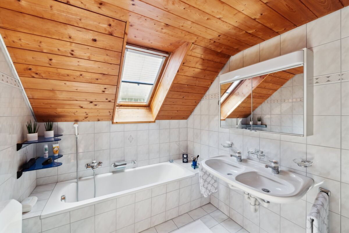 Gepflegtes Reiheneckhaus mit Wintergarten und Cheminée in Widnau - Bild 11