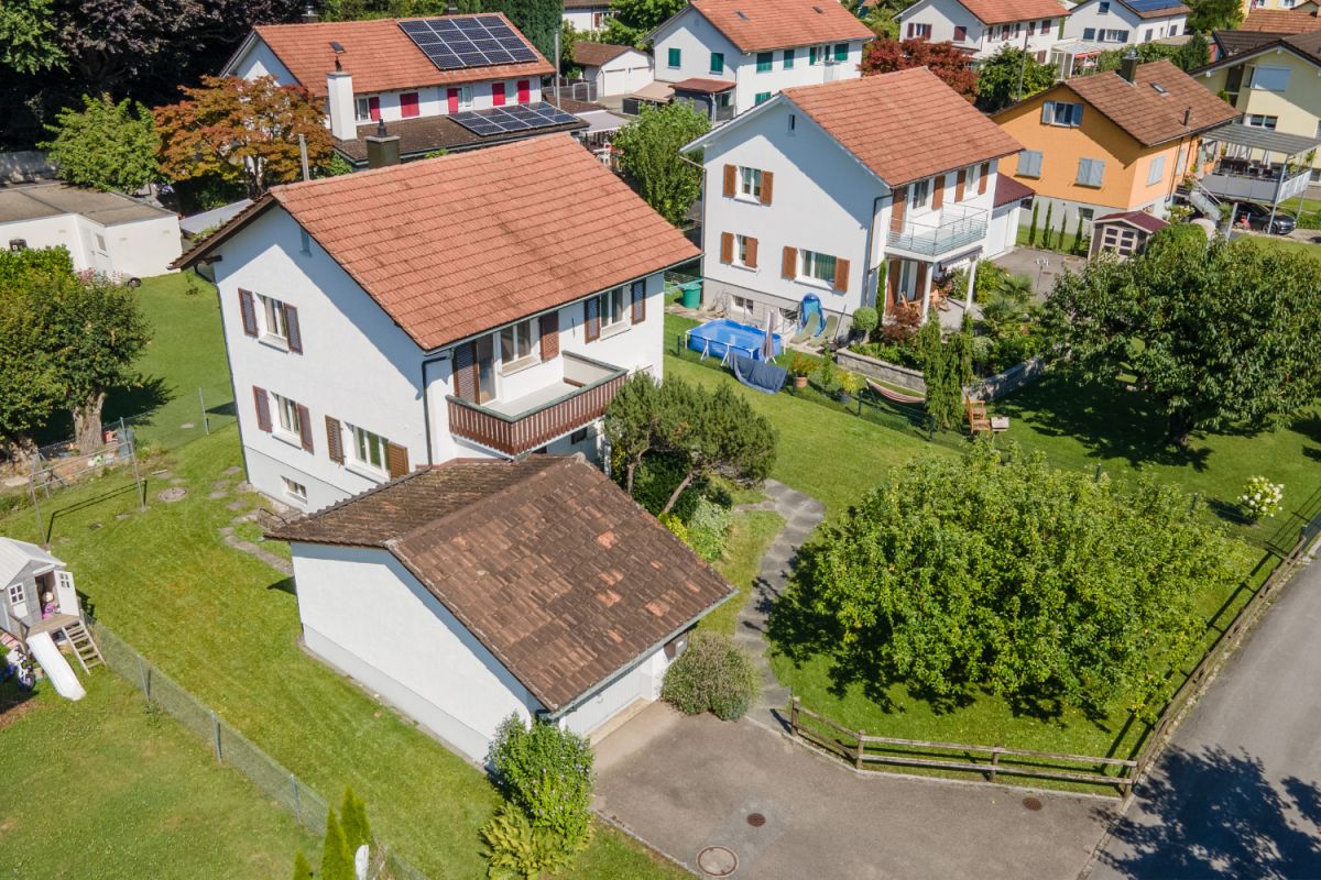 Freistehendes Einfamilienhaus mit Entwicklungspotenzial an ruhiger Lage - Bild 8