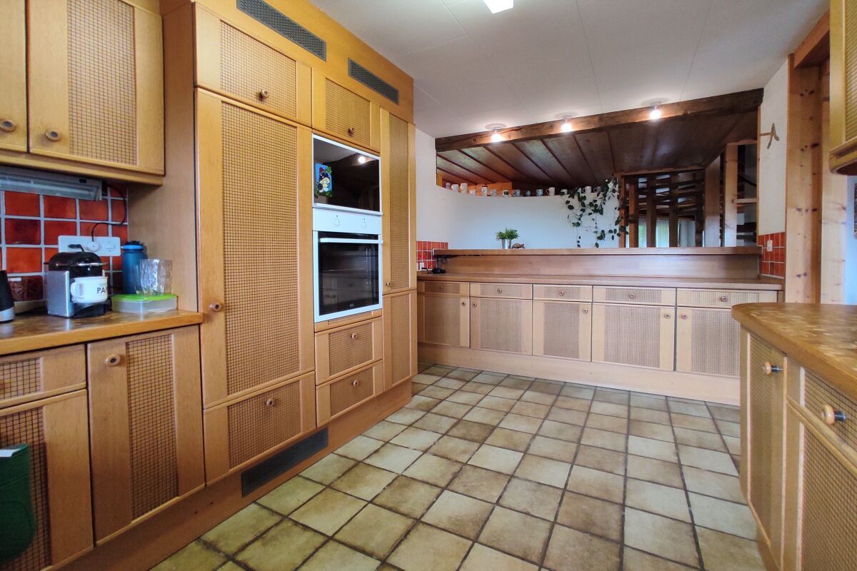 Einfamilienhaus mit attraktiver Baulandreserve - Bild 8