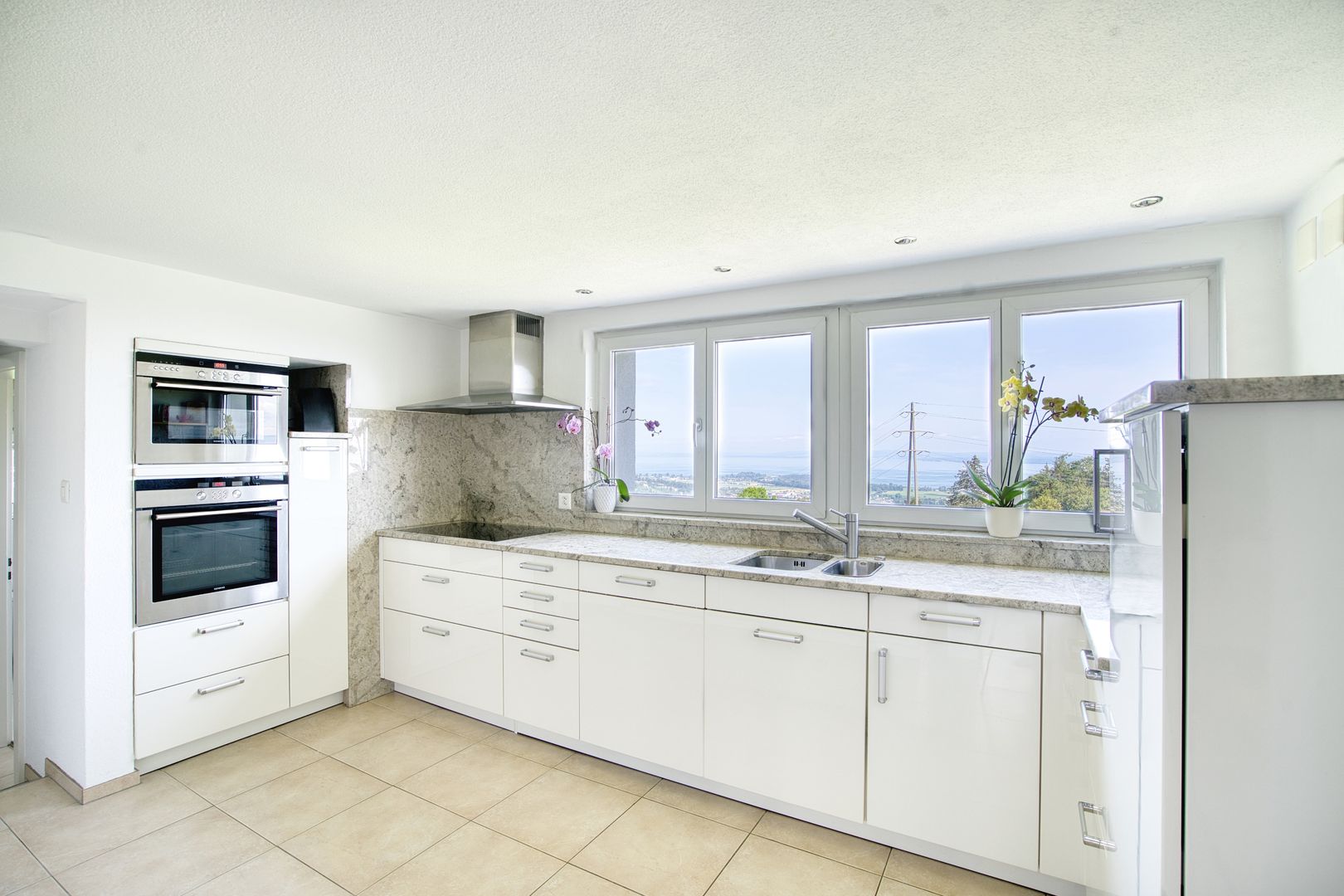 Ferienhaus mit traumhaftem Ausblick über den ganzen Bodensee - Bild 4