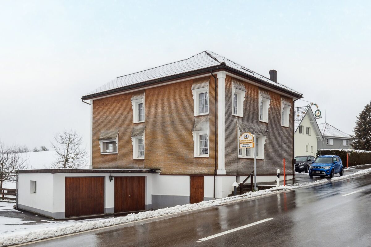 Wohn- und Gewerbehaus mit attraktiver Baulandreserve - Hauptbild
