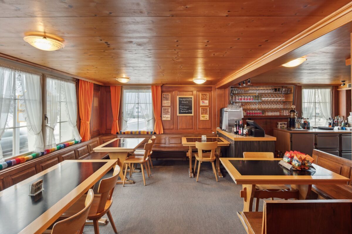 Wohn- und Gewerbehaus mit attraktiver Baulandreserve - Bild 2