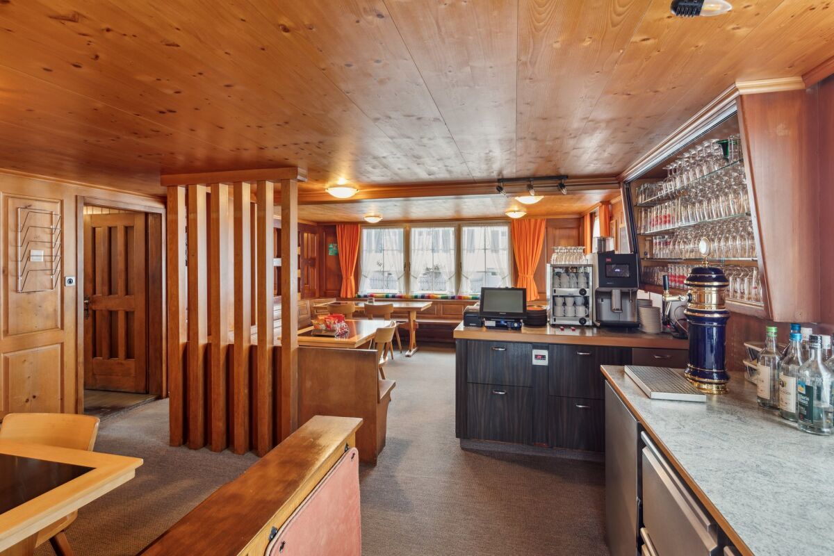 Wohn- und Gewerbehaus mit attraktiver Baulandreserve - Bild 4