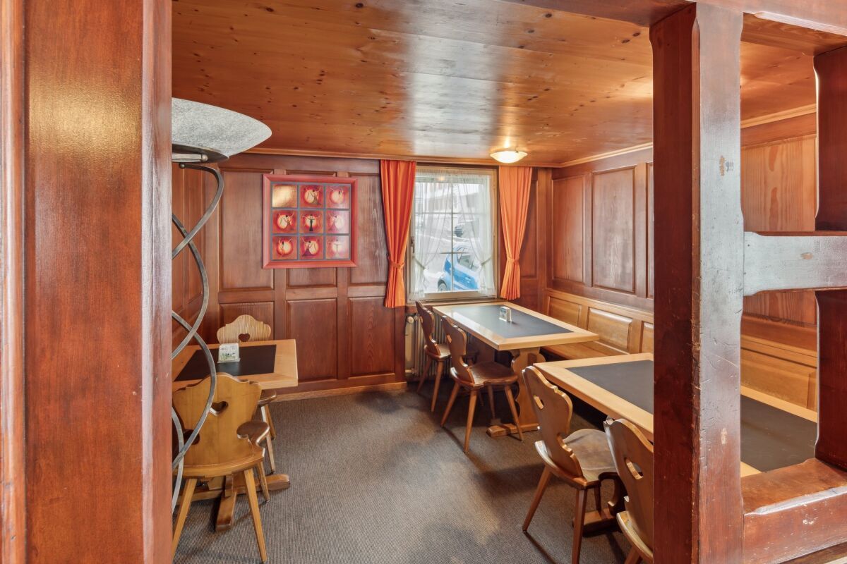 Wohn- und Gewerbehaus mit attraktiver Baulandreserve - Bild 6