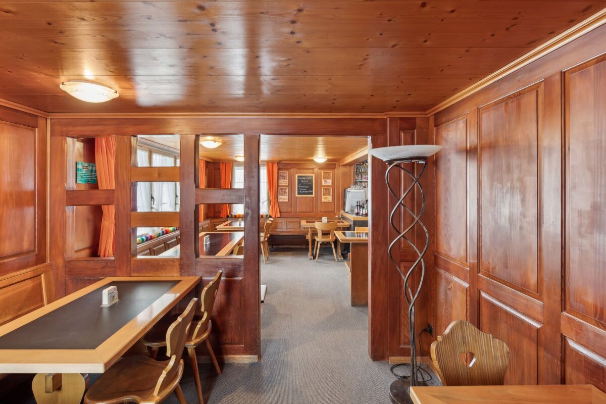 Wohn- und Gewerbehaus mit attraktiver Baulandreserve - Bild 8