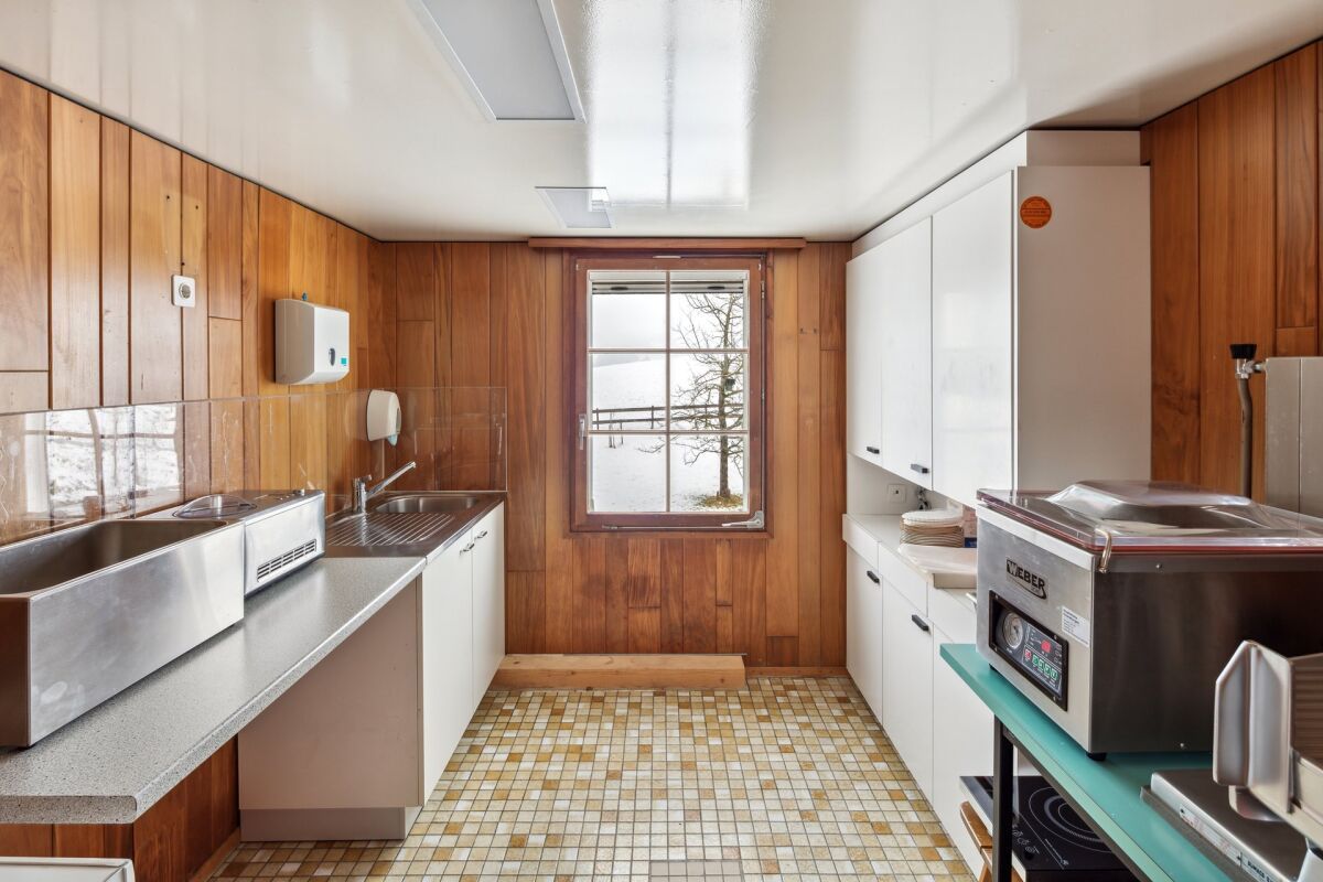 Wohn- und Gewerbehaus mit attraktiver Baulandreserve - Bild 10