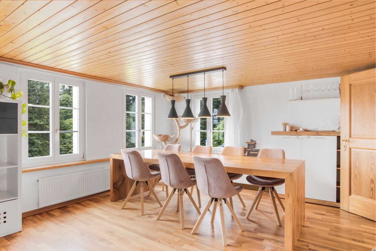 Renoviertes freistehendes Einfamilienhaus mit Umschwung - Bild 2