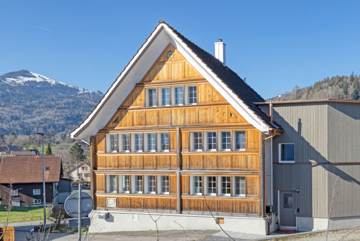 Charmantes Doppel-Einfamilienhaus mit modernem Komfort und viel Platz - Hauptbild