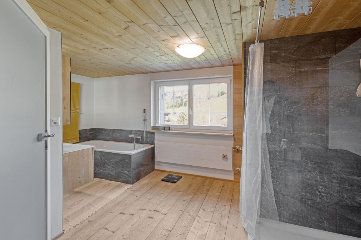 Charmantes Doppel-Einfamilienhaus mit modernem Komfort und viel Platz - Bild 13