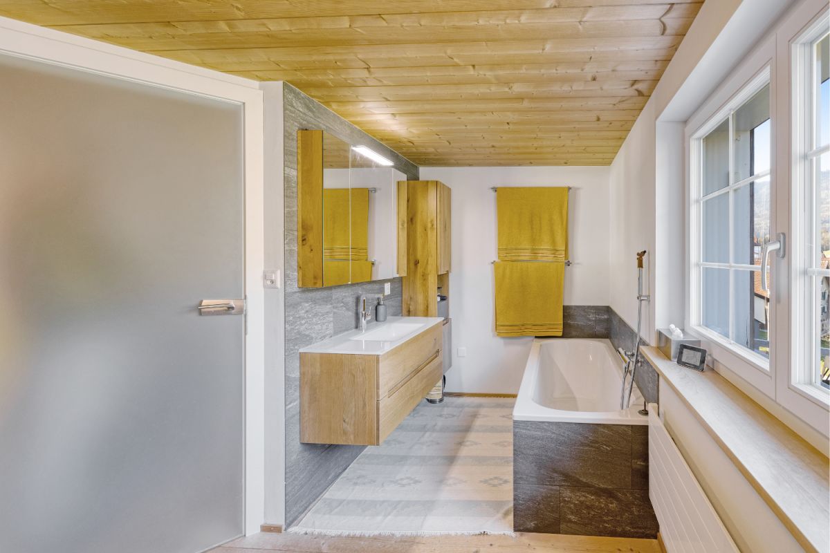 Charmantes Doppel-Einfamilienhaus mit modernem Komfort und viel Platz - Bild 14