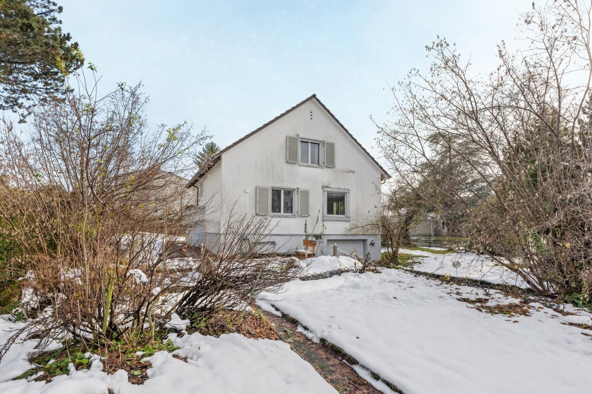 Freistehendes Einfamilienhaus an äusserst begehrter Lage - Bild 2