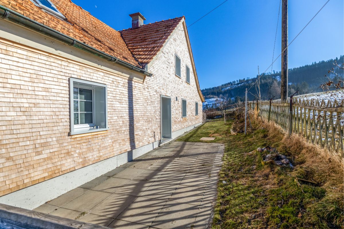 Historisches Einfamilienhaus mit Charme an idyllischer Lage - Bild 8