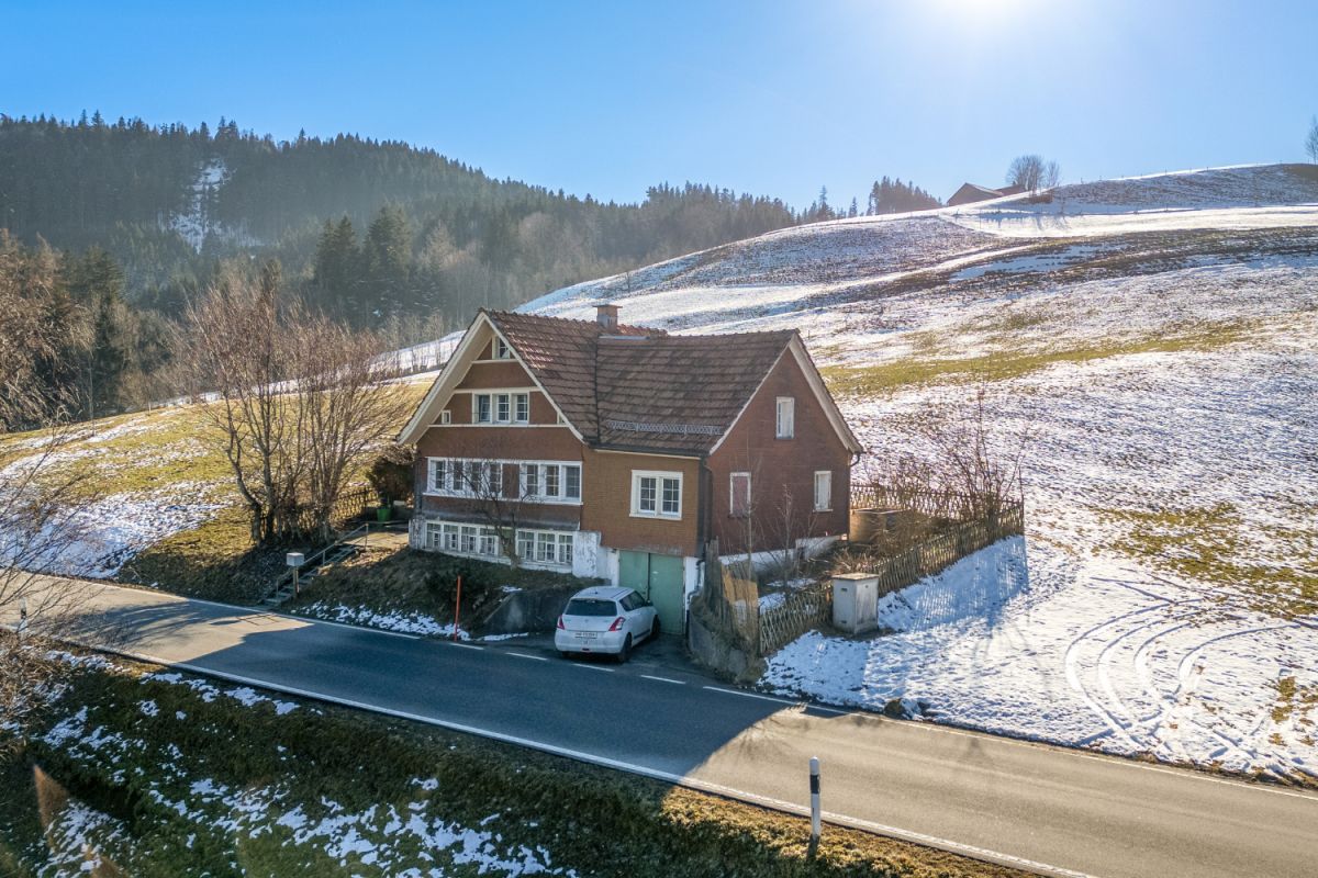 Historisches Einfamilienhaus mit Charme an idyllischer Lage - Bild 9
