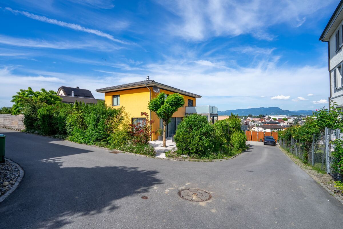 Modernes Einfamilienhaus mit herrlicher Weitsicht ins Rheintal - Bild 13